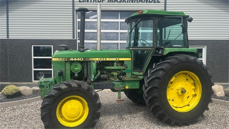 John Deere 4430 Med Powershift - Tracteur agricole: photos 1 John Deere 4430 Med Powershift - Tracteur agricole: photos 1