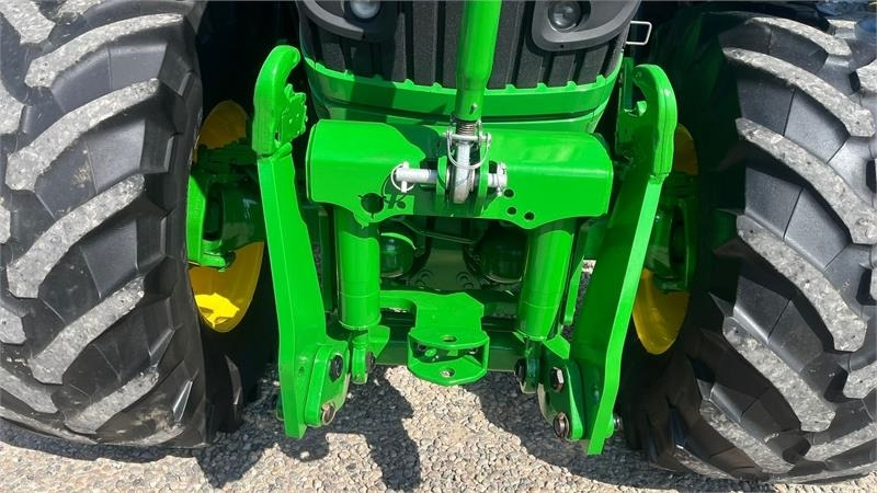 John Deere 6170R AutoPower med frontlift - Tracteur agricole: photos 4 John Deere 6170R AutoPower med frontlift - Tracteur agricole: photos 4