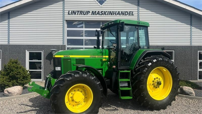 John Deere 7710 8.1L motor, store hjul og frontlift. En ejere - Tracteur agricole: photos 1 John Deere 7710 8.1L motor, store hjul og frontlift. En ejere - Tracteur agricole: photos 1
