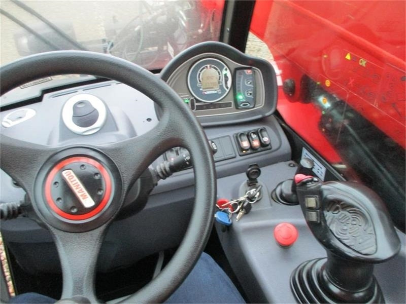 Manitou MT625H Comfort Dansk maskine, med hydrauliske pall - Chariot télescopique: photos 5 Manitou MT625H Comfort Dansk maskine, med hydrauliske pall - Chariot télescopique: photos 5