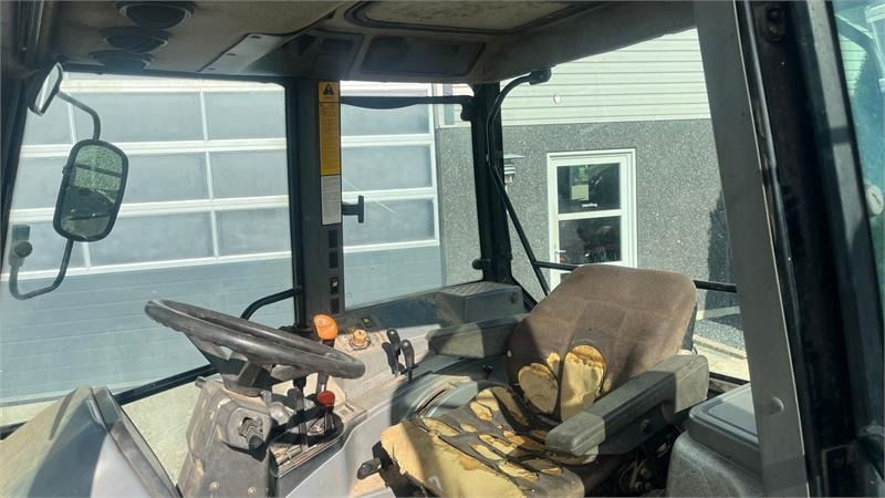 New Holland 5640 SL Dualpower  - Tracteur agricole: photos 5 New Holland 5640 SL Dualpower  - Tracteur agricole: photos 5