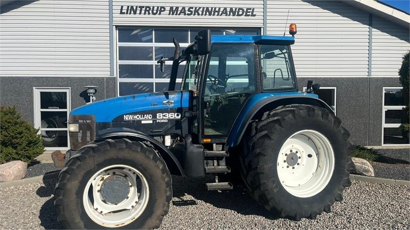 New Holland 8360 med 4stk fabriksnye dæk til. Super stærk tra - Tracteur agricole: photos 1 New Holland 8360 med 4stk fabriksnye dæk til. Super stærk tra - Tracteur agricole: photos 1