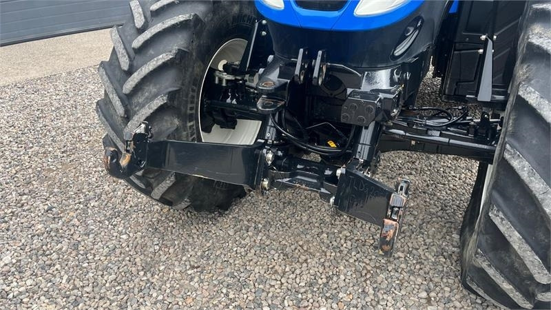 New Holland T6.165 AutoCommannd med frontlift - Tracteur agricole: photos 4 New Holland T6.165 AutoCommannd med frontlift - Tracteur agricole: photos 4