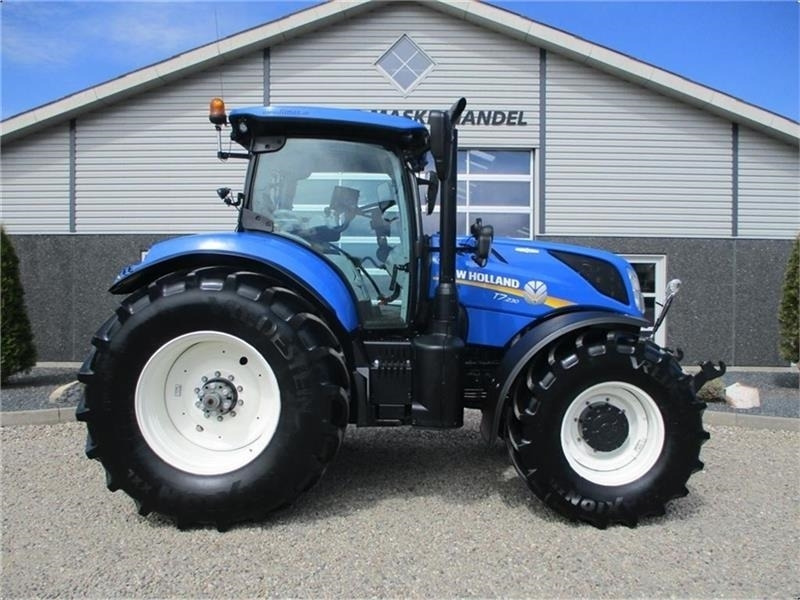New Holland T7.230 AutoCommand, meget velholdt traktor  - Tracteur agricole: photos 2 New Holland T7.230 AutoCommand, meget velholdt traktor  - Tracteur agricole: photos 2