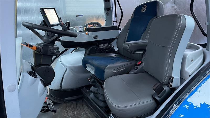 New Holland T7.230 Autocommand med frontlift og nye bagdæk er - Tracteur agricole: photos 4 New Holland T7.230 Autocommand med frontlift og nye bagdæk er - Tracteur agricole: photos 4