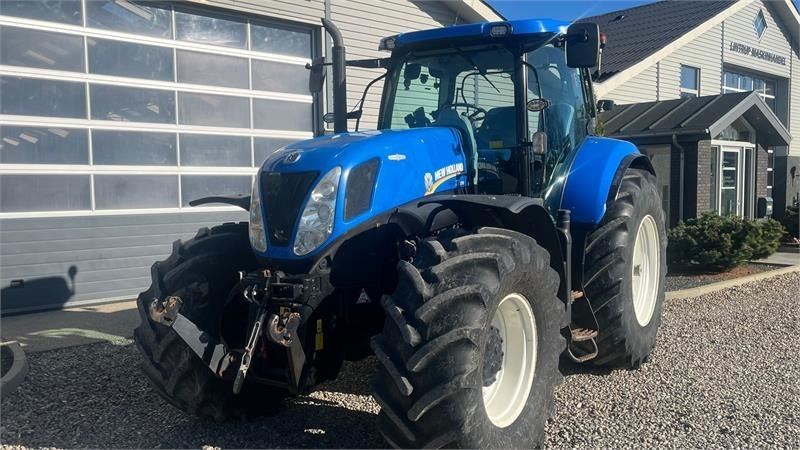 New Holland T7.270 AutoCommand med frontlift - Tracteur agricole: photos 5 New Holland T7.270 AutoCommand med frontlift - Tracteur agricole: photos 5