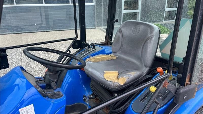 New Holland TC35DA - Tracteur agricole: photos 5 New Holland TC35DA - Tracteur agricole: photos 5