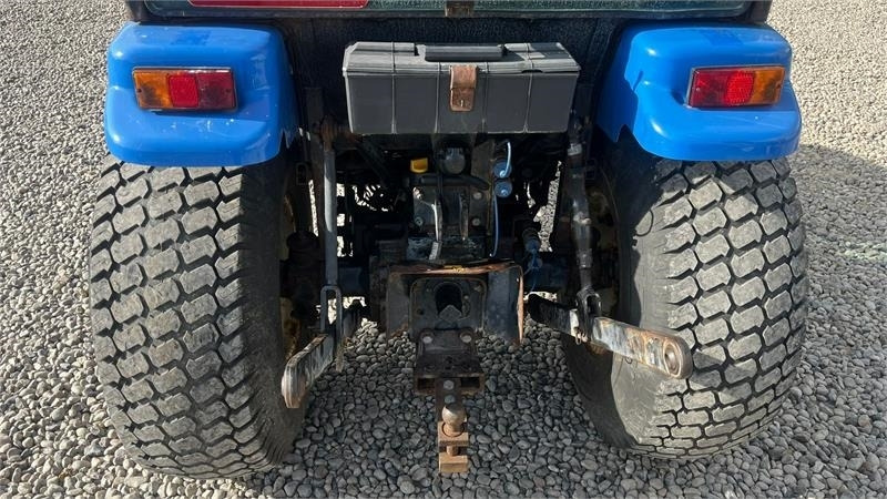 New Holland TC35DA Hydrostat  - Tracteur agricole: photos 4 New Holland TC35DA Hydrostat  - Tracteur agricole: photos 4