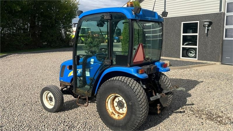 New Holland TC35DA Hydrostat - Tracteur agricole: photos 3 New Holland TC35DA Hydrostat - Tracteur agricole: photos 3