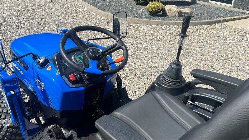 Crédit-bail Solis H26 HST Med Frontlæsser og GardenPro dæk Solis H26 HST Med Frontlæsser og GardenPro dæk: photos 6 Crédit-bail Solis H26 HST Med Frontlæsser og GardenPro dæk Solis H26 HST Med Frontlæsser og GardenPro dæk: photos 6