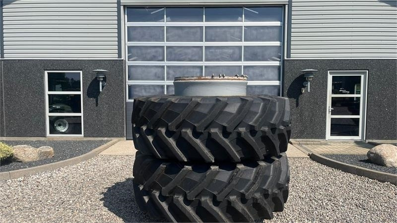 Trelleborg 650/85R38 TM 900 med ring og 12 låse - Pneu pour Machine agricole: photos 1 Trelleborg 650/85R38 TM 900 med ring og 12 låse - Pneu pour Machine agricole: photos 1