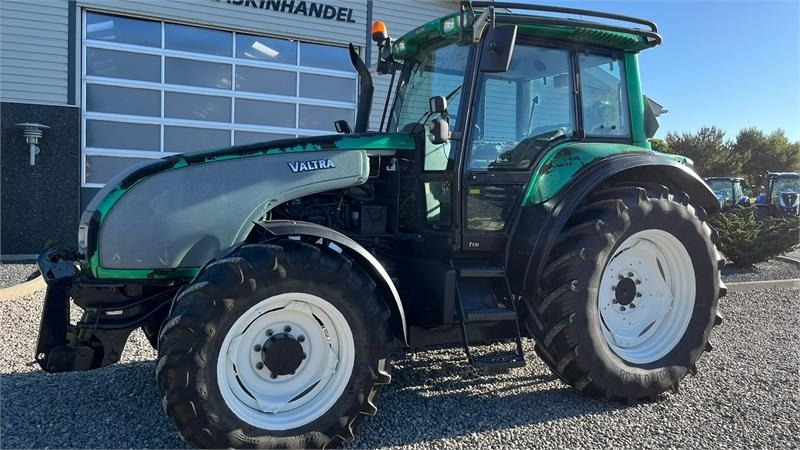 Valtra T130 med 3.5ton frontlift - Tracteur agricole: photos 2 Valtra T130 med 3.5ton frontlift - Tracteur agricole: photos 2