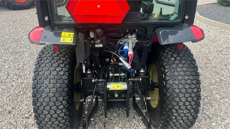 Yanmar YT 235H 4WD Snow Edition med sneplov og spreder - Tracteur communal: photos 5 Yanmar YT 235H 4WD Snow Edition med sneplov og spreder - Tracteur communal: photos 5