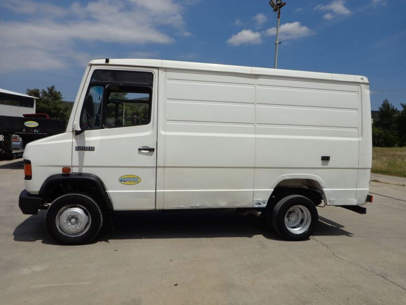 Mercedes-Benz Sprinter Mercedes Benz 609D - Fourgon utilitaire: photos 3 Mercedes-Benz Sprinter Mercedes Benz 609D - Fourgon utilitaire: photos 3