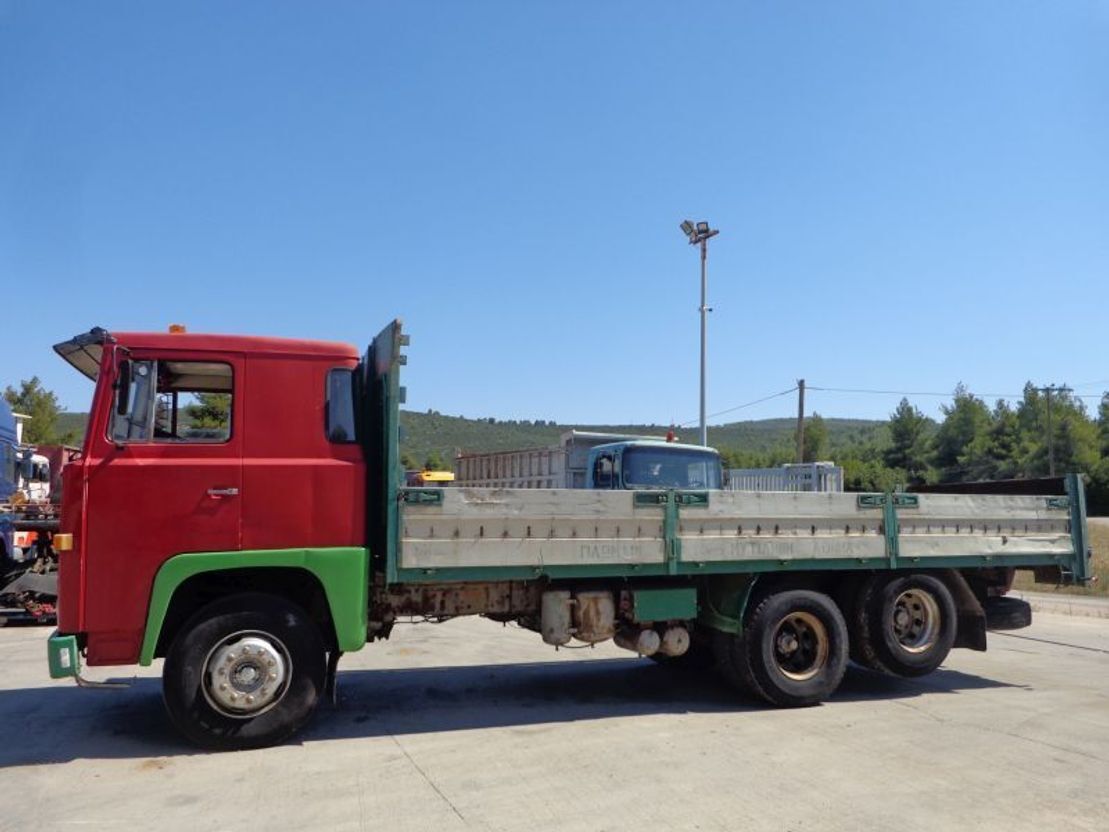 Scania LB141 V8 SCANIA LBS 141 (6X2) V8 - Camion plateau: photos 4 Scania LB141 V8 SCANIA LBS 141 (6X2) V8 - Camion plateau: photos 4