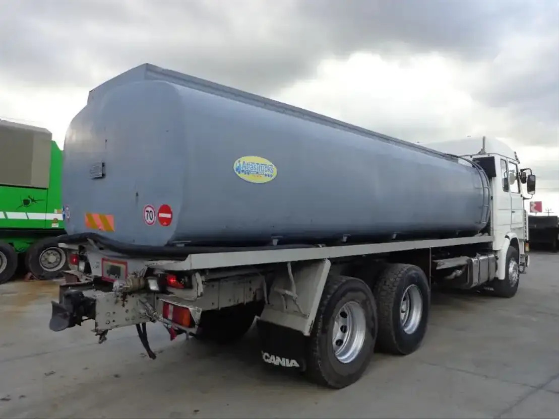 Scania R143-470 V8 Scania R143HL .470 6X2 Diesel/OIL Tank - Camion citerne: photos 5 Scania R143-470 V8 Scania R143HL .470 6X2 Diesel/OIL Tank - Camion citerne: photos 5