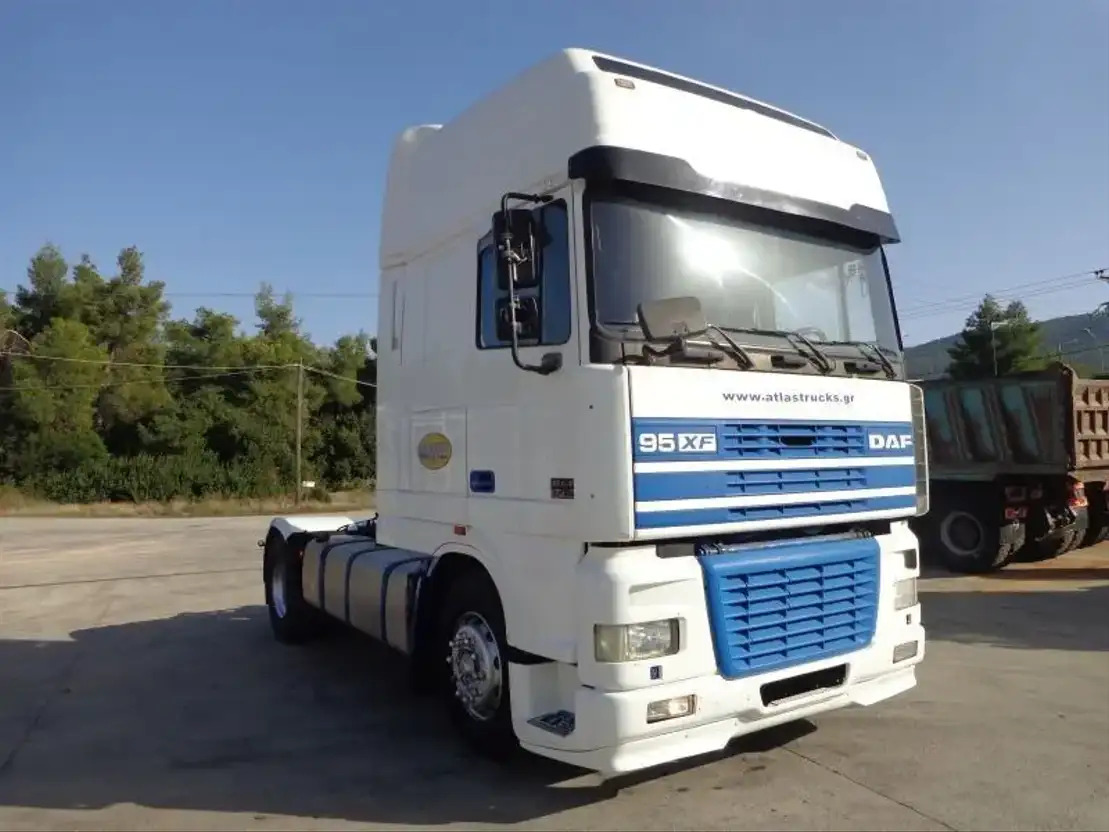 DAF XF 480 DAF XF.480 4X2 Super Space Intarder - Tracteur routier: photos 2 DAF XF 480 DAF XF.480 4X2 Super Space Intarder - Tracteur routier: photos 2