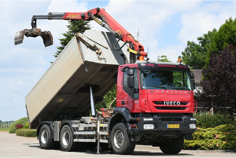 Iveco TRAKKER 450ps !!Z-KRAAN!!RADIO REMOTE!!3 SIDED TIPPER!!EURO5!! 10MM CHASSIS LIBIA!! - Camion benne, Camion grue: photos 2 Iveco TRAKKER 450ps !!Z-KRAAN!!RADIO REMOTE!!3 SIDED TIPPER!!EURO5!! 10MM CHASSIS LIBIA!! - Camion benne, Camion grue: photos 2