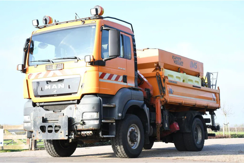MAN TGS 18.320 4x4!! KRAN/!!!WINTERDIENST/DREISEITENKIPPER!!KOMMUNAL/KLIMA!! - Camion benne, Camion grue: photos 4 MAN TGS 18.320 4x4!! KRAN/!!!WINTERDIENST/DREISEITENKIPPER!!KOMMUNAL/KLIMA!! - Camion benne, Camion grue: photos 4