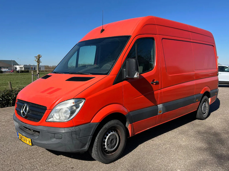 Mercedes-Benz Sprinter 211 211 CDI L2H2 366 DC - Fourgonnette: photos 1 Mercedes-Benz Sprinter 211 211 CDI L2H2 366 DC - Fourgonnette: photos 1