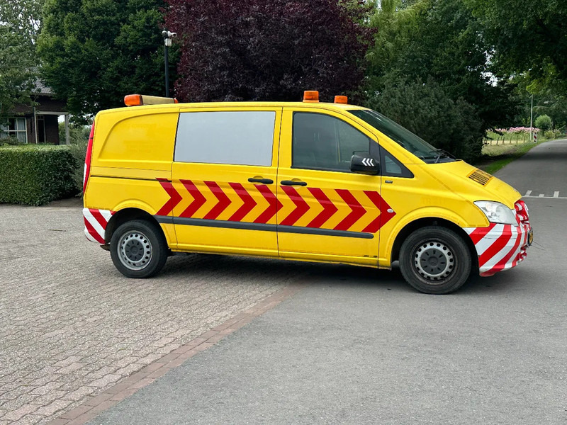 Mercedes-Benz Vito 113 CDI AUTOMAAT!!CONVOI EXCEPTIONNEL!!BEGELEIDINGSWAGEN!! - Fourgonnette: photos 2 Mercedes-Benz Vito 113 CDI AUTOMAAT!!CONVOI EXCEPTIONNEL!!BEGELEIDINGSWAGEN!! - Fourgonnette: photos 2