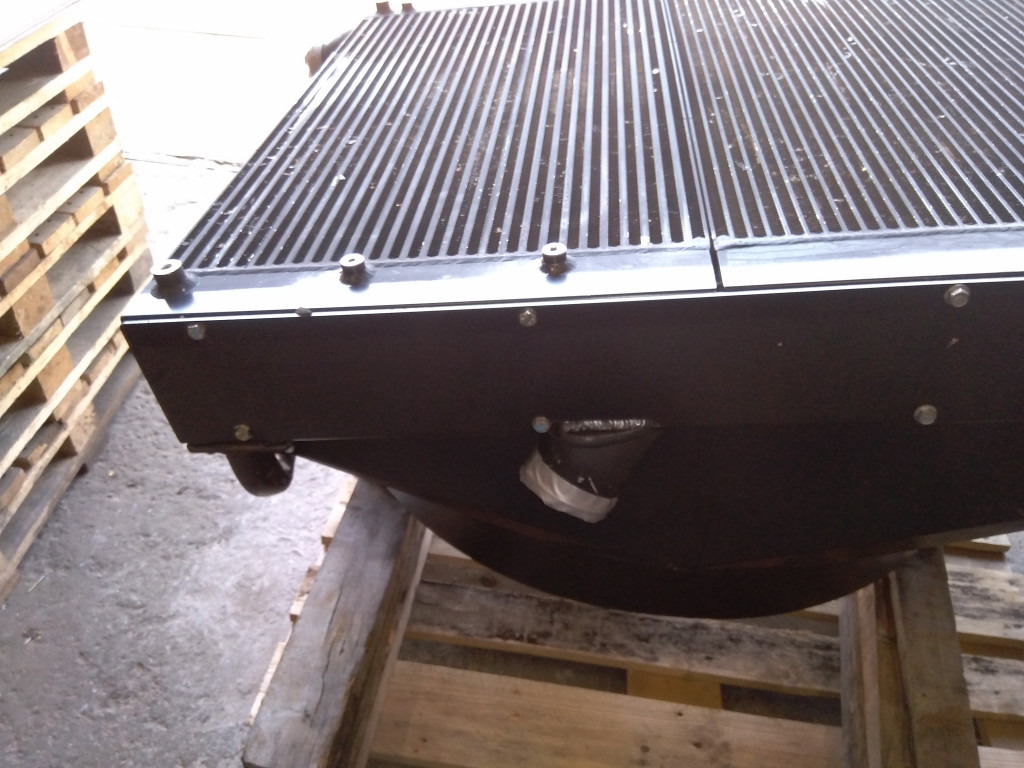 Bomag BM1000-35 - - Intercooler pour Engins de chantier: photos 3 Bomag BM1000-35 - - Intercooler pour Engins de chantier: photos 3