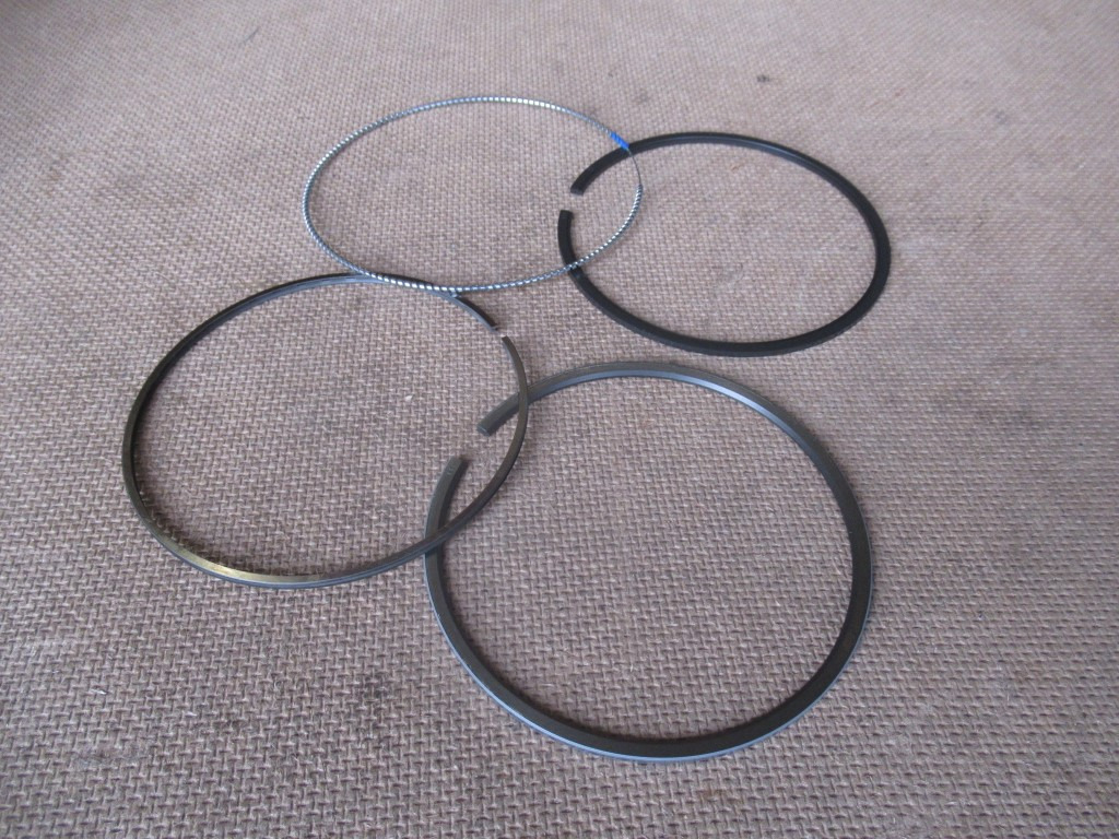 CNH 87802445 - - Pistons/ Anneaux/ Manchons pour Engins de chantier: photos 1 CNH 87802445 - - Pistons/ Anneaux/ Manchons pour Engins de chantier: photos 1
