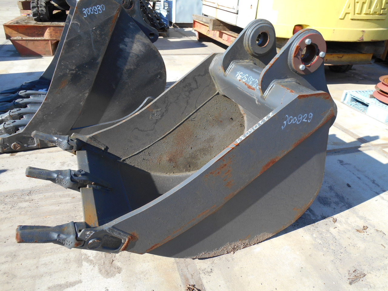 CNH E165 - - Godet pour Engins de chantier: photos 1 CNH E165 - - Godet pour Engins de chantier: photos 1
