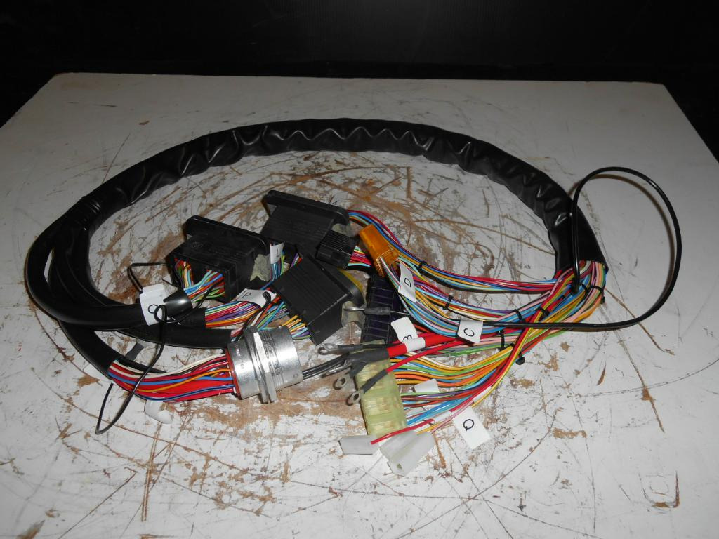 Case 76046126 - - Câble/ Fil pour Engins de chantier: photos 1 Case 76046126 - - Câble/ Fil pour Engins de chantier: photos 1