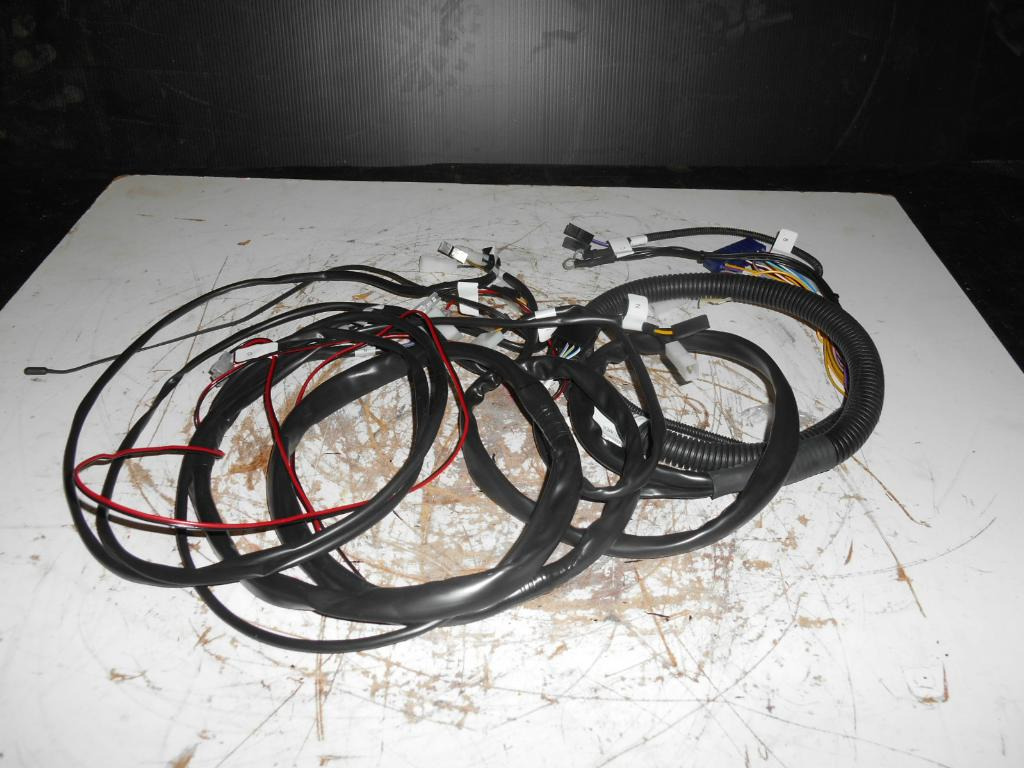 Case 76046127 - - Câble/ Fil pour Engins de chantier: photos 1 Case 76046127 - - Câble/ Fil pour Engins de chantier: photos 1