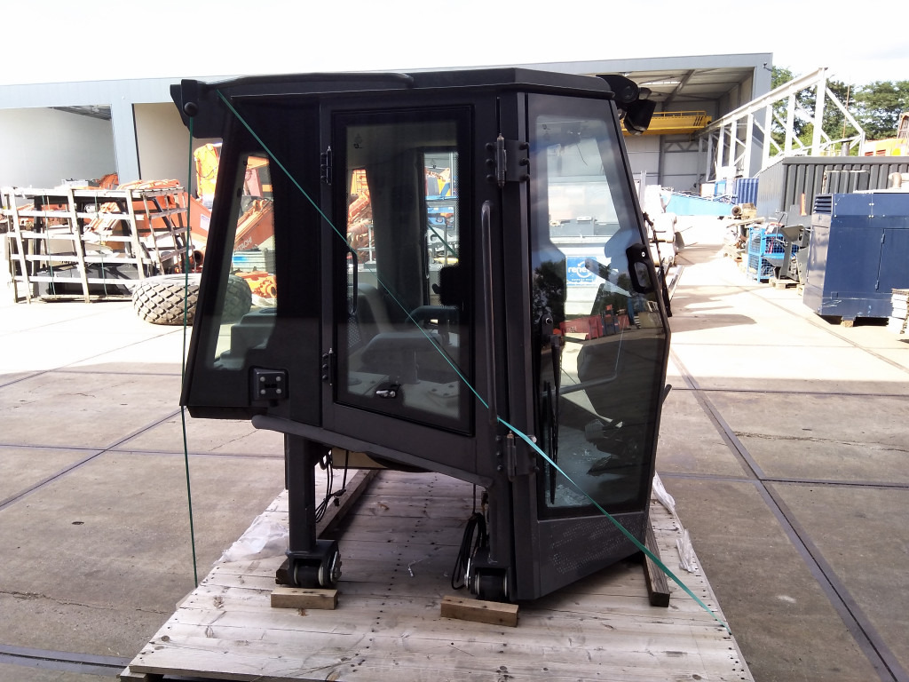 Case 87388637 - 87388630 - Cabine pour Engins de chantier: photos 2 Case 87388637 - 87388630 - Cabine pour Engins de chantier: photos 2