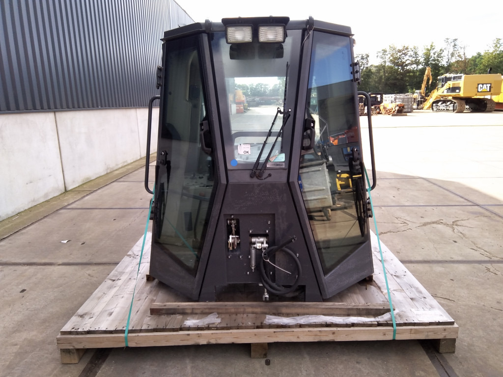 Case 87388637 - 87388630 - Cabine pour Engins de chantier: photos 1 Case 87388637 - 87388630 - Cabine pour Engins de chantier: photos 1