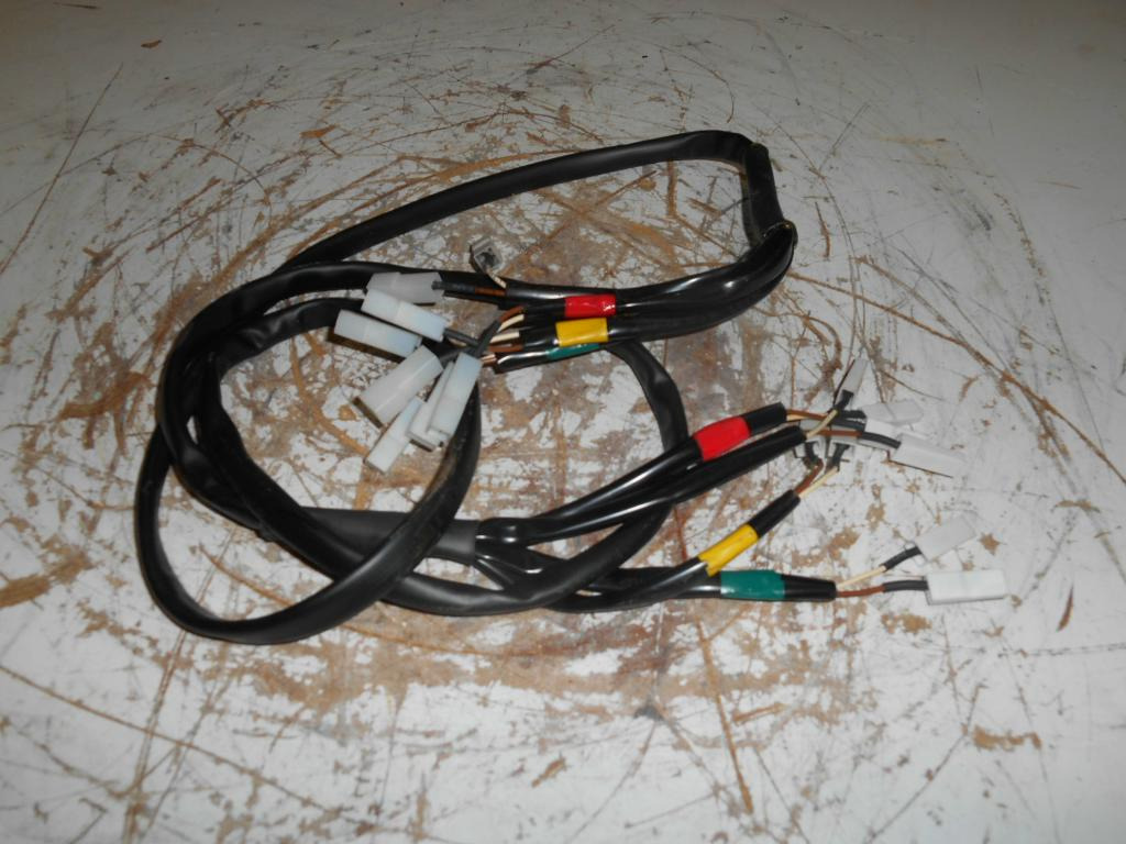 Case 8916899 - - Câble/ Fil pour Engins de chantier: photos 4 Case 8916899 - - Câble/ Fil pour Engins de chantier: photos 4