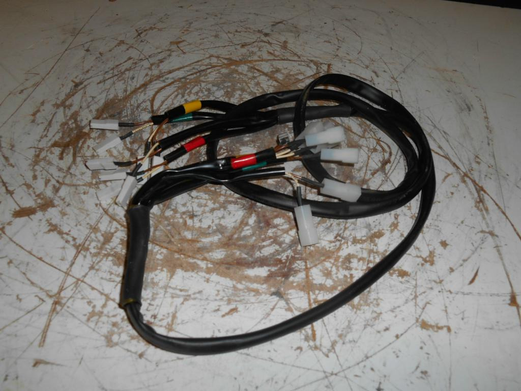 Case 8916899 - - Câble/ Fil pour Engins de chantier: photos 5 Case 8916899 - - Câble/ Fil pour Engins de chantier: photos 5
