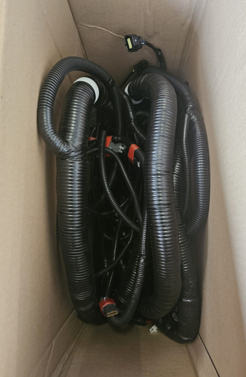 Case KSR13404 - KSR13401 - Câble/ Fil pour Engins de chantier: photos 3 Case KSR13404 - KSR13401 - Câble/ Fil pour Engins de chantier: photos 3