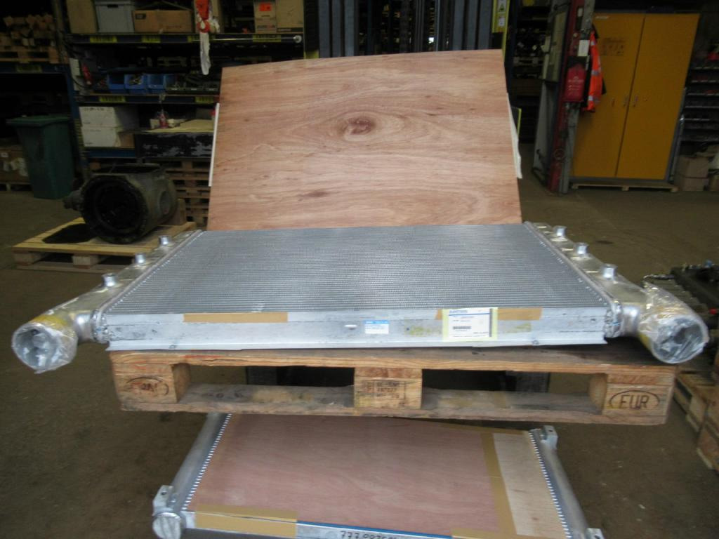 Case LN002560 - Intercooler pour Engins de chantier: photos 1 Case LN002560 - Intercooler pour Engins de chantier: photos 1