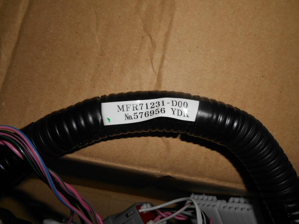 Case MFR71231 - MFR70850 - Câble/ Fil pour Engins de chantier: photos 5 Case MFR71231 - MFR70850 - Câble/ Fil pour Engins de chantier: photos 5