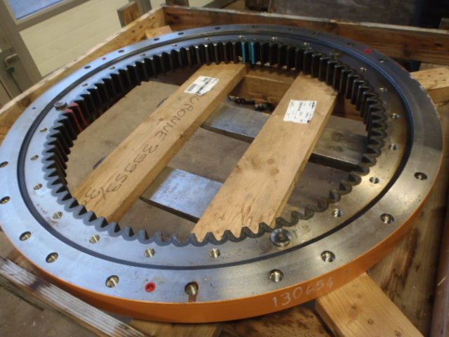 Case V2239943 - L739989 - Couronne d'orientation pour Engins de chantier: photos 1 Case V2239943 - L739989 - Couronne d'orientation pour Engins de chantier: photos 1