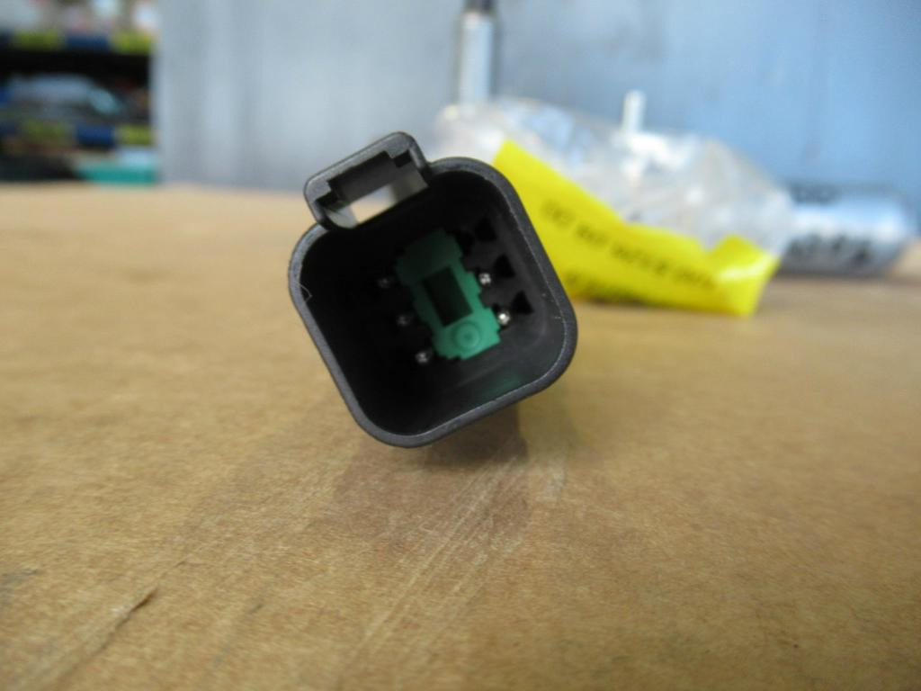 Caterpillar 3305013 - Essuie-glace pour Engins de chantier: photos 4 Caterpillar 3305013 - Essuie-glace pour Engins de chantier: photos 4
