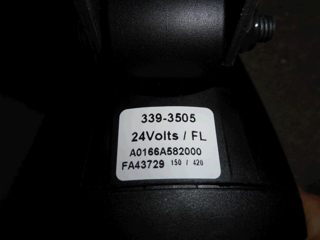 Caterpillar 3393505 - - Lumière/ Éclairage pour Engins de chantier: photos 5 Caterpillar 3393505 - - Lumière/ Éclairage pour Engins de chantier: photos 5