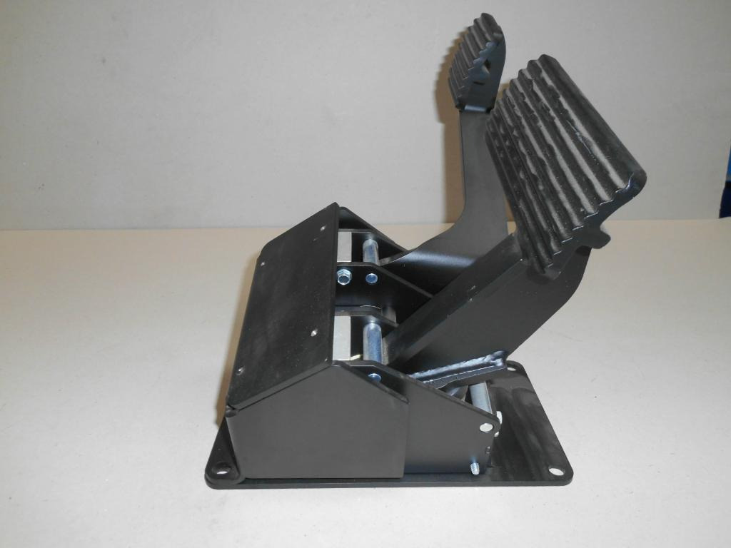 Caterpillar 3653464 - 3295766 - Pédale pour Engins de chantier: photos 2 Caterpillar 3653464 - 3295766 - Pédale pour Engins de chantier: photos 2