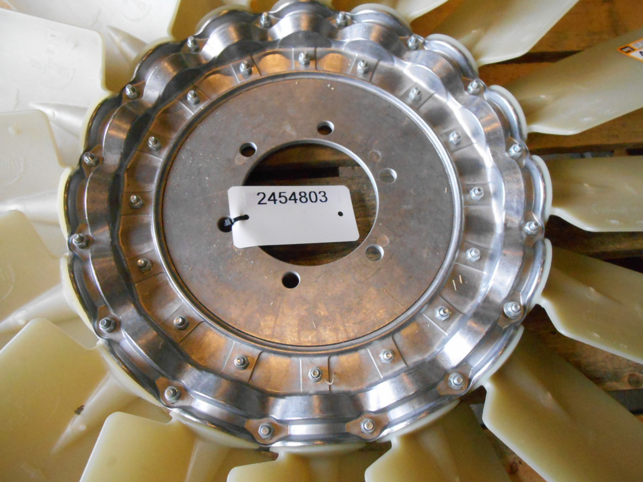 Caterpillar 4021897 - - Ventilateur pour Engins de chantier: photos 2 Caterpillar 4021897 - - Ventilateur pour Engins de chantier: photos 2