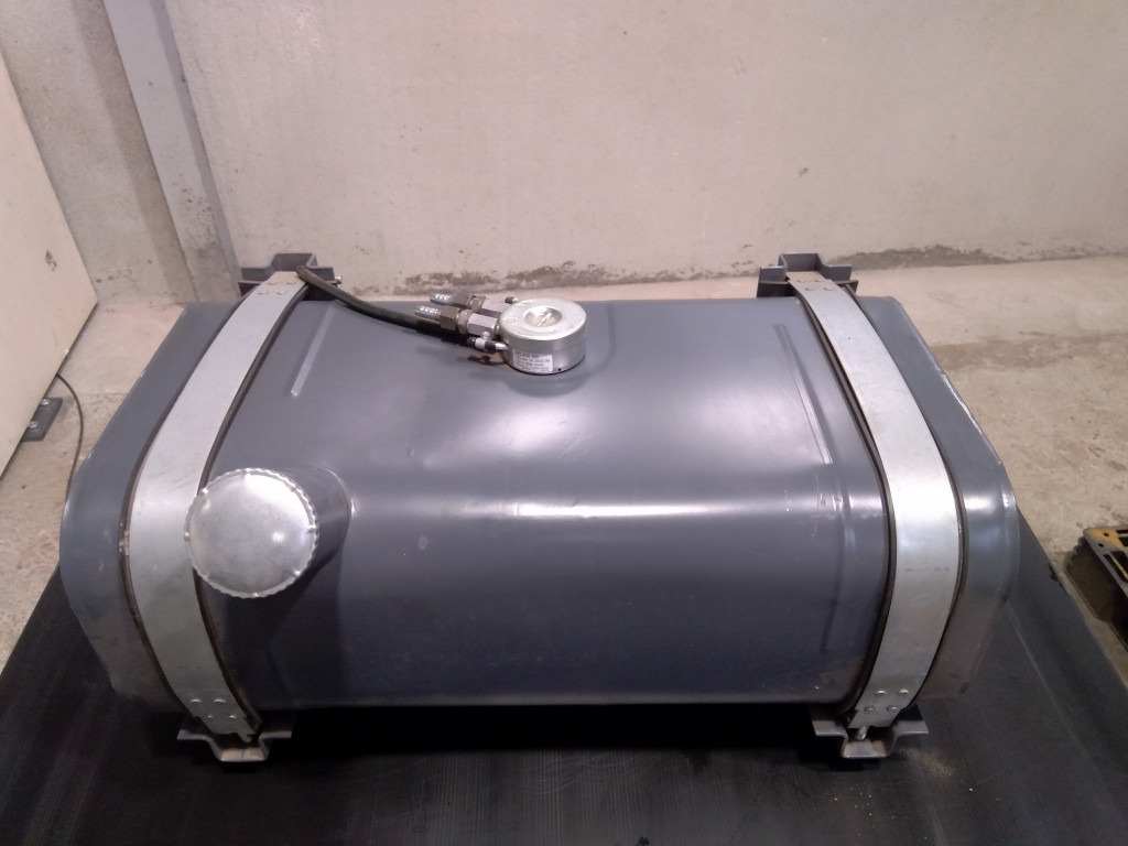 Deutz Standard - - Réservoir de carburant pour Engins de chantier: photos 4 Deutz Standard - - Réservoir de carburant pour Engins de chantier: photos 4