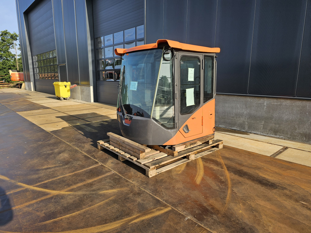 Doosan 220101-00229T - 220101-00229U - Cabine pour Engins de chantier: photos 1 Doosan 220101-00229T - 220101-00229U - Cabine pour Engins de chantier: photos 1