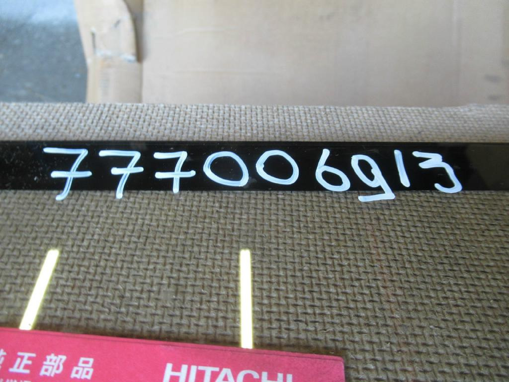 Hitachi 3600406 - - Fenêtre et pièces pour Engins de chantier: photos 4 Hitachi 3600406 - - Fenêtre et pièces pour Engins de chantier: photos 4