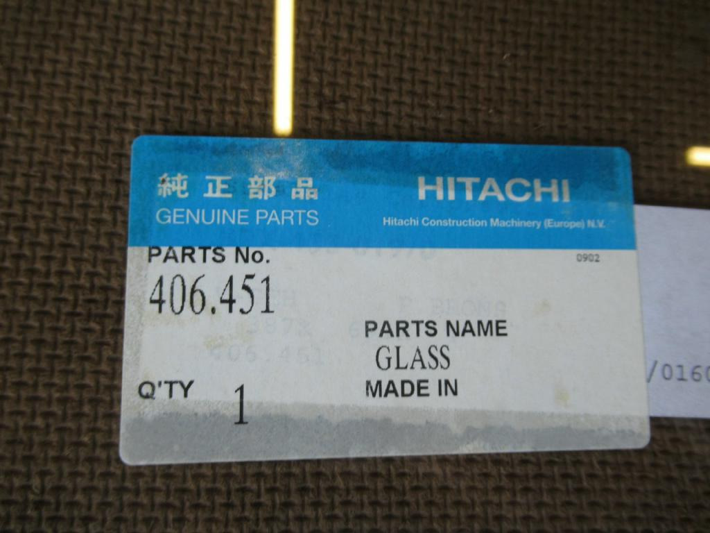 Hitachi 406451 - - Fenêtre et pièces pour Engins de chantier: photos 3 Hitachi 406451 - - Fenêtre et pièces pour Engins de chantier: photos 3