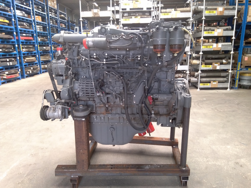 Hitachi 4644223 - 4687458 - Moteur pour Engins de chantier: photos 1 Hitachi 4644223 - 4687458 - Moteur pour Engins de chantier: photos 1