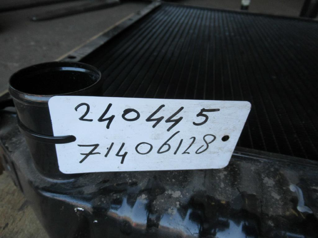 Hitachi 71406128 - Radiateur pour Engins de chantier: photos 5 Hitachi 71406128 - Radiateur pour Engins de chantier: photos 5
