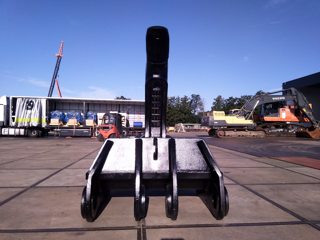 Hitachi EX2500 - - Ripper pour Engins de chantier: photos 1 Hitachi EX2500 - - Ripper pour Engins de chantier: photos 1