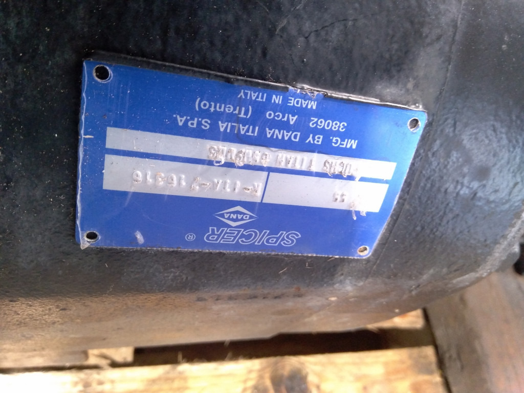 Hitachi R-ITA-716316 - 4654429 - Essieu arrière pour Engins de chantier: photos 4 Hitachi R-ITA-716316 - 4654429 - Essieu arrière pour Engins de chantier: photos 4